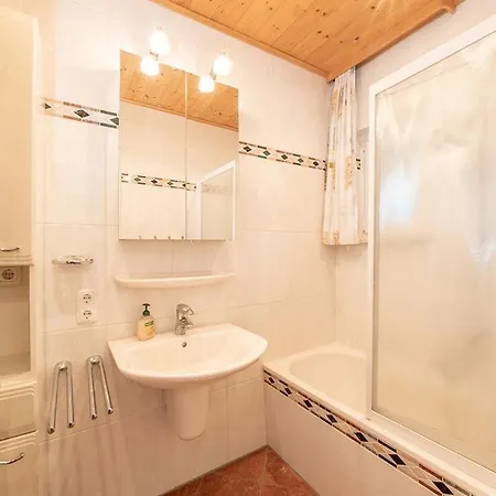 Vakantiehuis Gemuetliches Mit Grosser Suedwest-terrasse